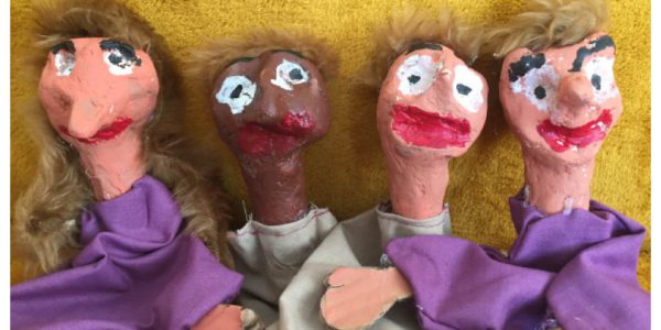 Atelier de construction et manipulation de marionnettes à gaine ou marottes en pâte à bois