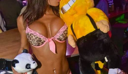 Stripteaseuse à Neuchâtel – Daisy